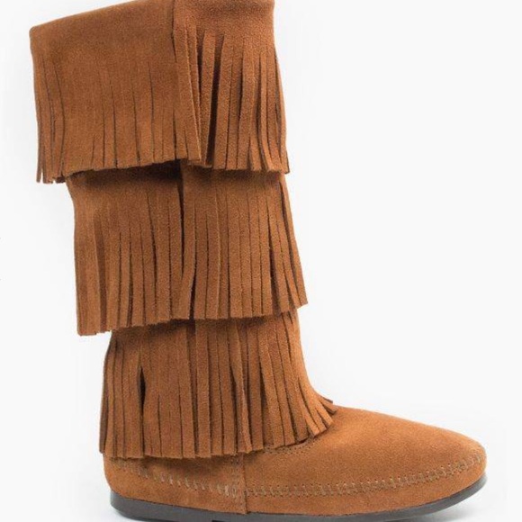 MINNETONKA FRINGE BOOTS - Picture 1 of 6